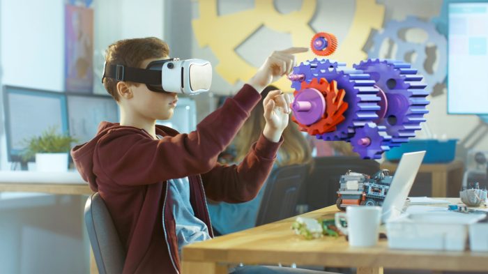 How Virtual Reality is Changing the Way We Learn and Teach