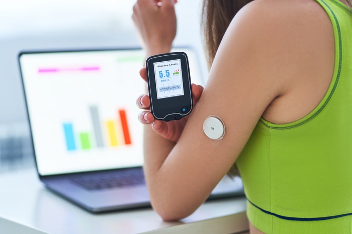 How Wearable Devices Are Improving Elderly Healthcare